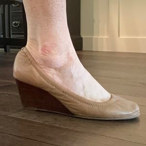 Tory Burch closed toe wedges